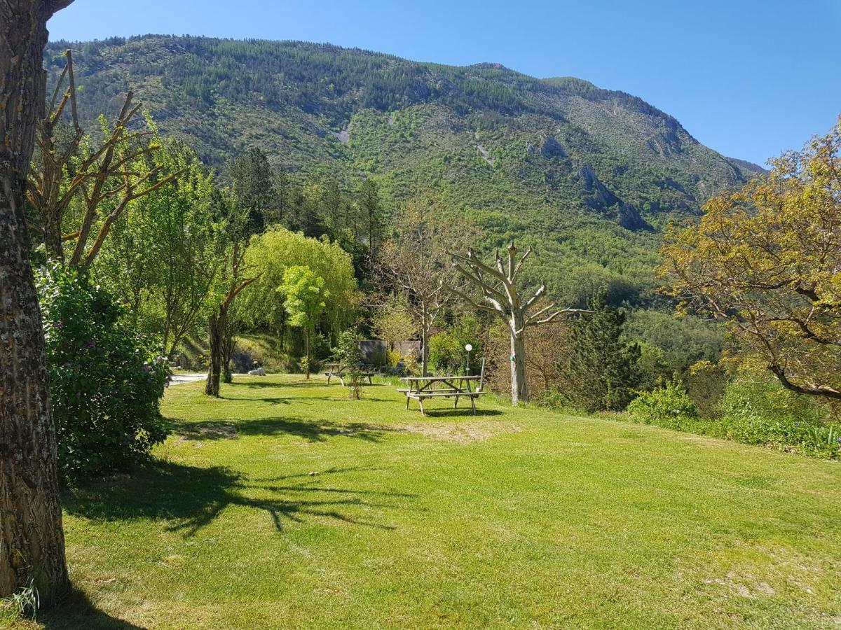 Camping Calme Et Nature Castellane Exteriér fotografie