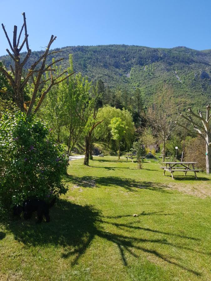 Camping Calme Et Nature Castellane Exteriér fotografie