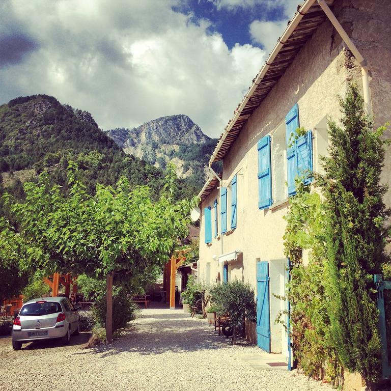 Camping Calme Et Nature Castellane Exteriér fotografie