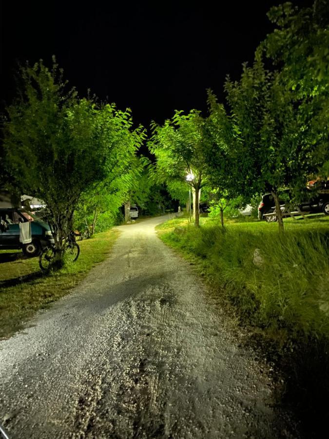 Camping Calme Et Nature Castellane Exteriér fotografie