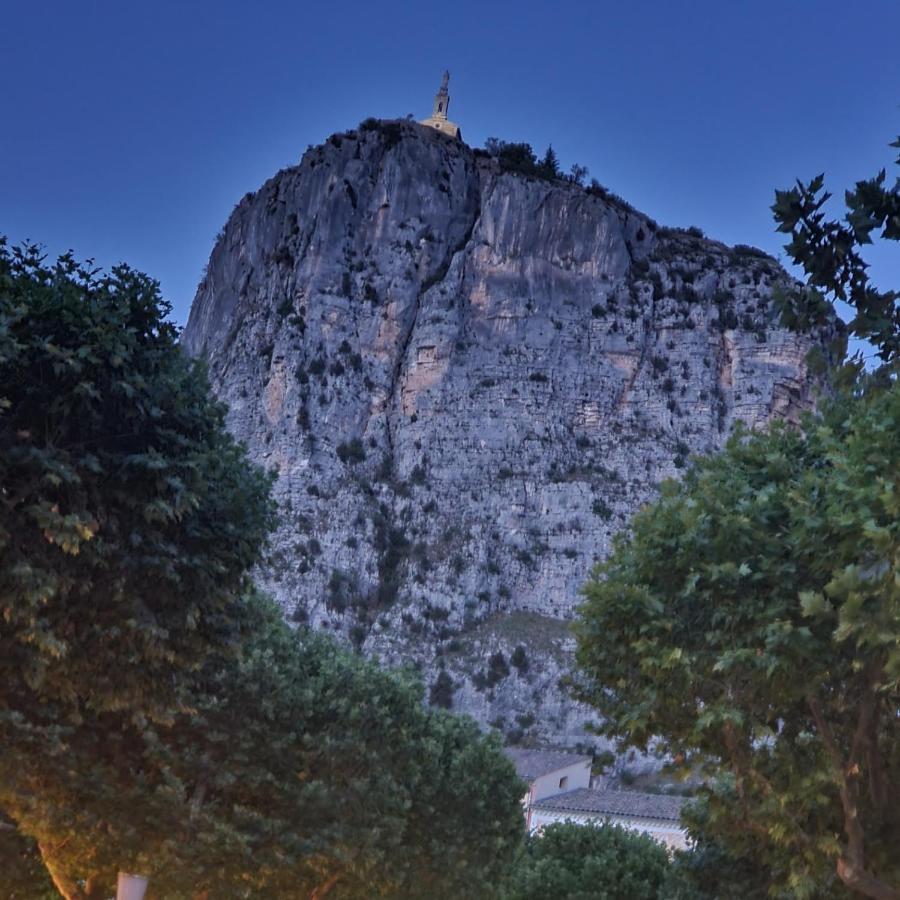 Camping Calme Et Nature Castellane Exteriér fotografie