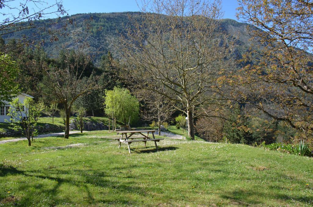 Camping Calme Et Nature Castellane Exteriér fotografie